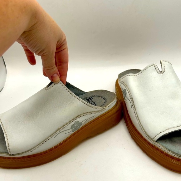 RARE Dr Martens Vintage Sandals White Leather Chunky Sole Slides Flower ENGLAND - Picture 10 of 16